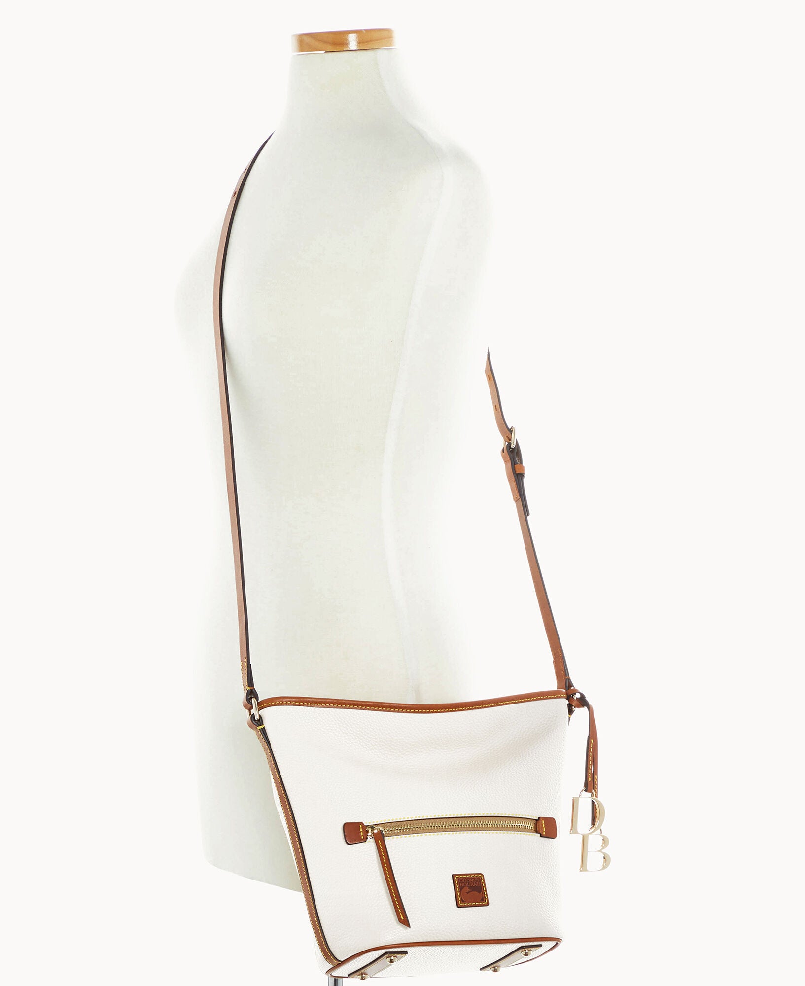 Pebble Grain Zip Sac - Image 28