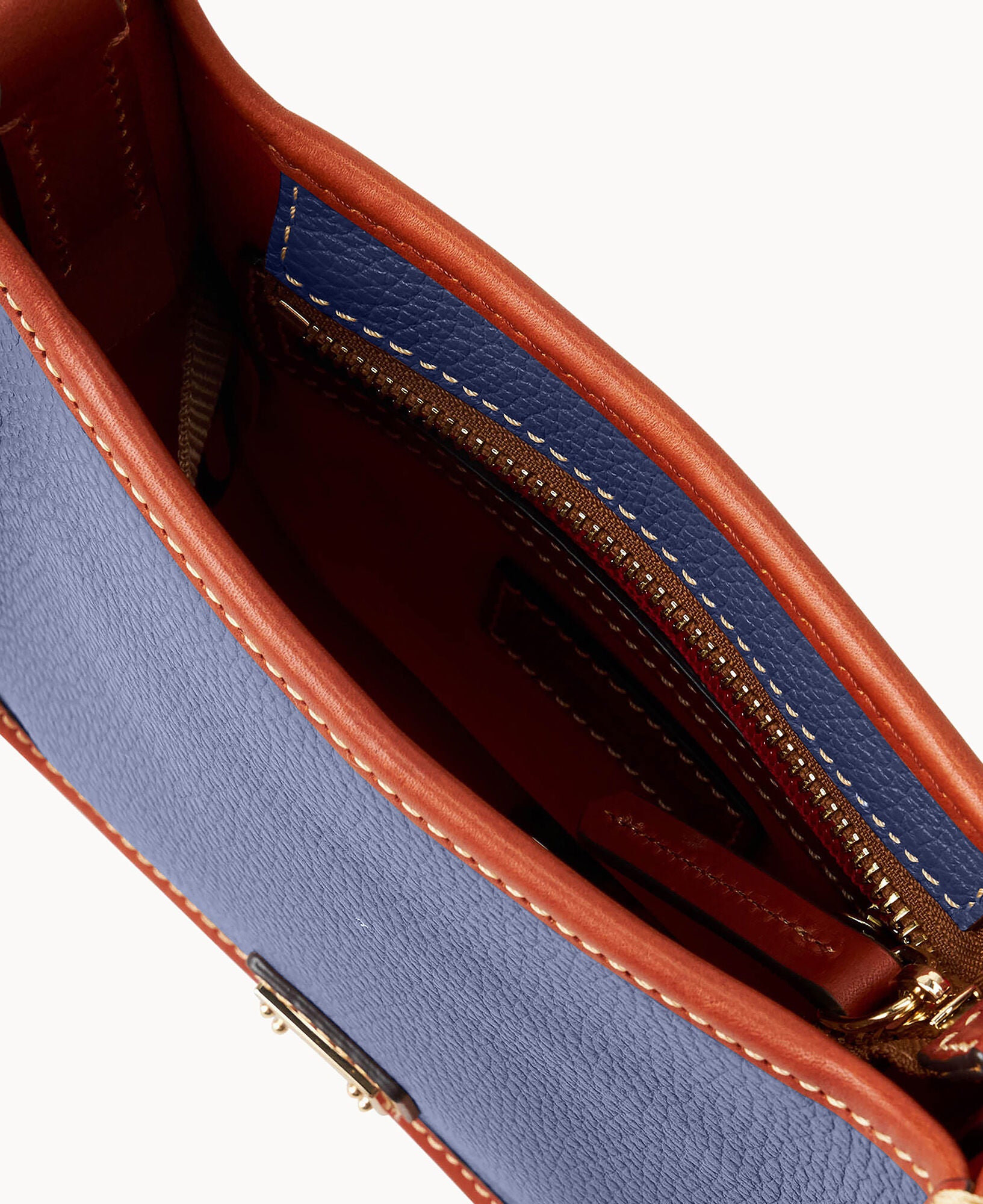 Pebble Grain Small Messenger - Image 19